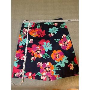 Talbots Lightweight Black Floral Skirt - Size 16 - Hawt!
